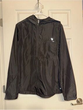 Vuori windbreaker jacket Men's medium Women's large black